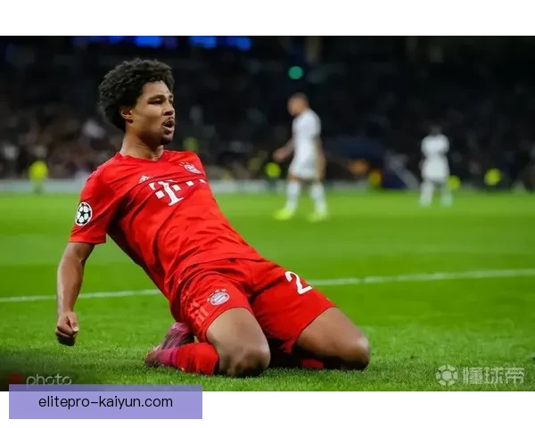 世界杯奖杯回归赛场，备受期待的2026年赛事将再度点燃球迷热情